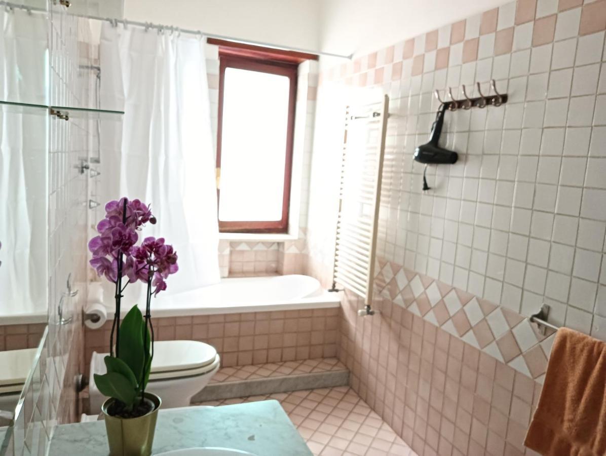 Laura Domus Appartement Portici Buitenkant foto