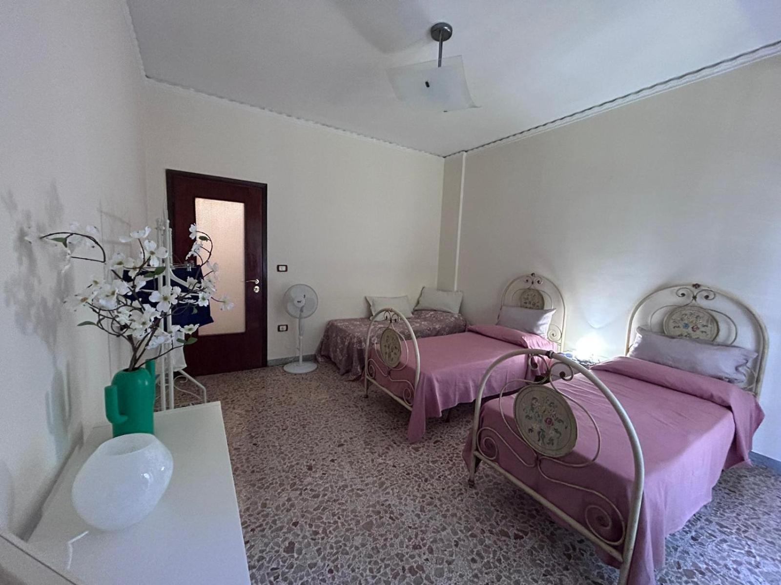 Laura Domus Appartement Portici Buitenkant foto