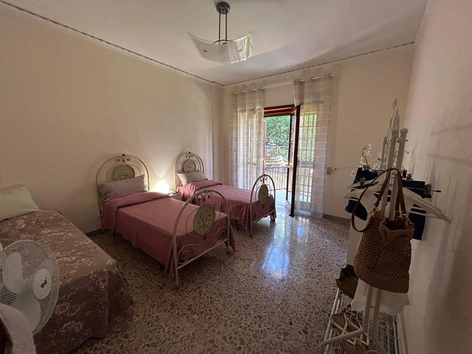 Laura Domus Appartement Portici Buitenkant foto
